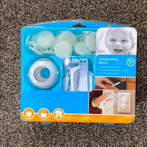 Safety 1st childproofing set